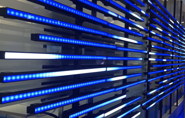 ELATION   PIXEL BAR  40/ 20/ 12   Komplettsystem  .     inklusive allem :  Abverkauf – Sonderpreis :      anstatt netto 10.180,oo€ –  nur netto 5.750,oo€